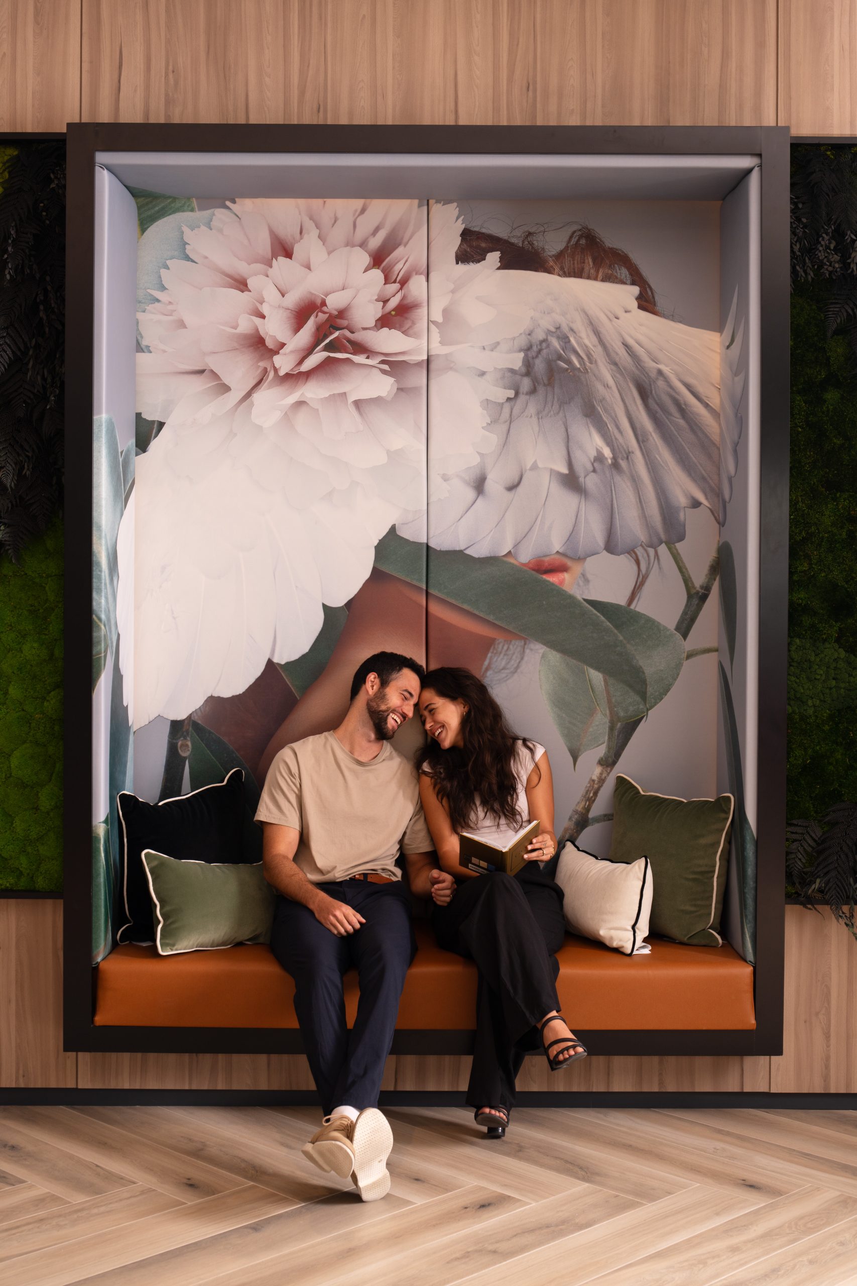 AmaraWynwood_LuxuryApartments_CoworkingBanquette_MiamiFlorida