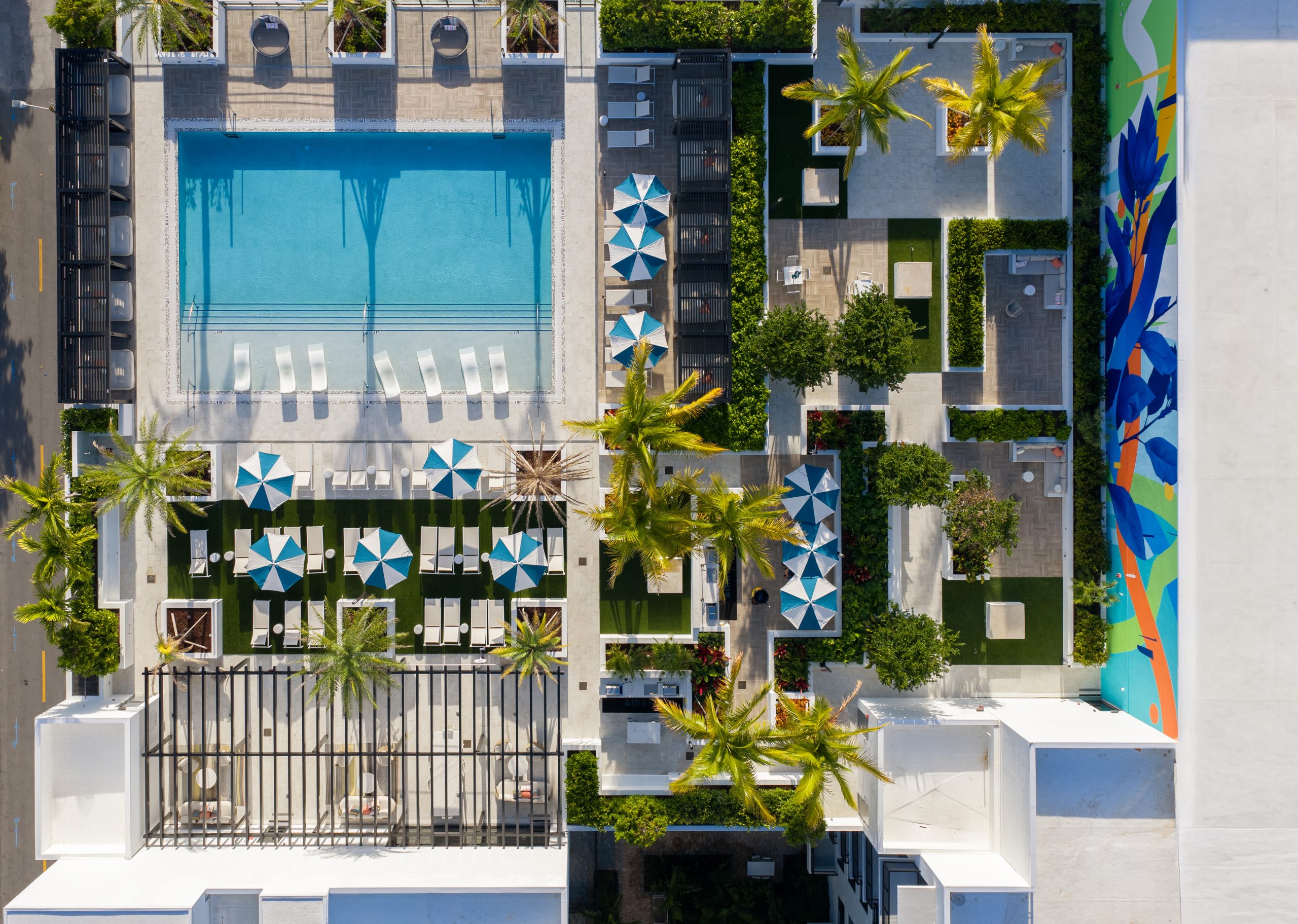AmaraWynwood_LuxuryApartments_Pool_MiamiFlorida