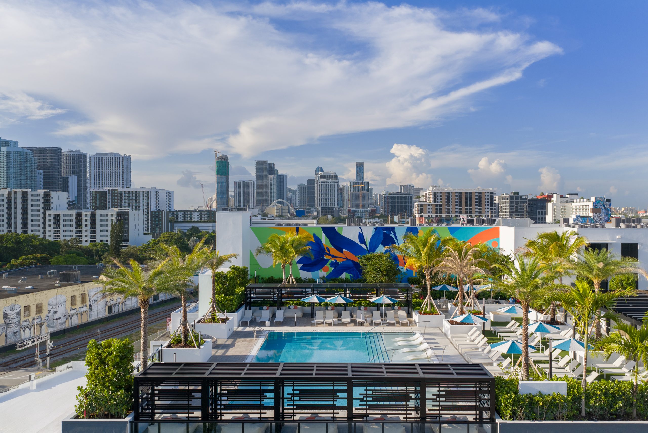 AmaraWynwood_LuxuryApartments_Pool_MiamiFlorida